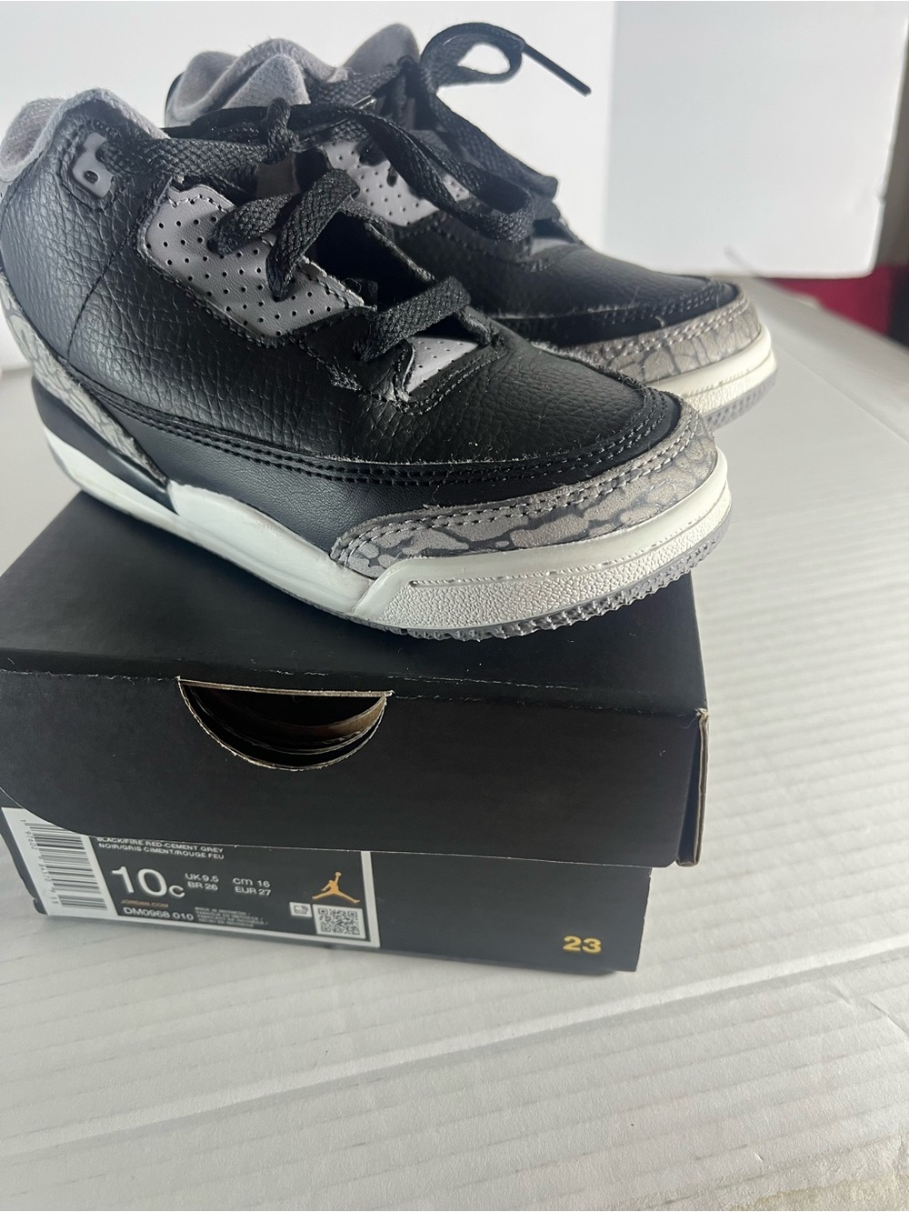 Air Jordan Retro size 10 children good condition